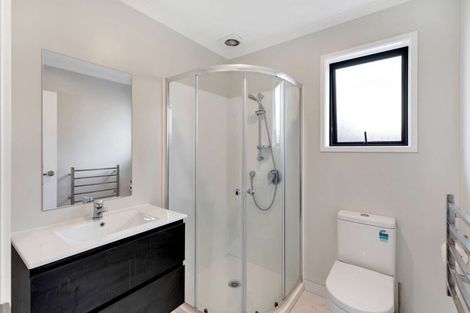 Photo of property in 12 Farmland Road, Papakura, 2110