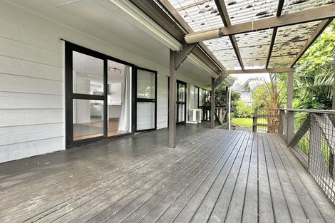 Photo of property in 2/44 Darren Crescent, Half Moon Bay, Auckland, 2012