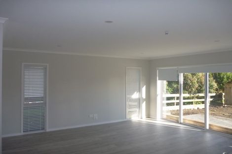 Photo of property in 120 Matua Road, Huapai, Kumeu, 0810