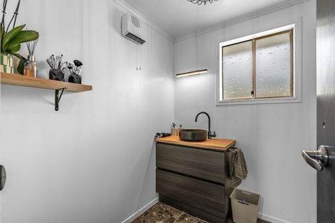 Photo of property in 110 Cunningham Crescent, Grasmere, Invercargill, 9810