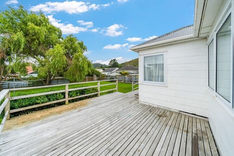 Photo of property in 4 Collett Street, Naenae, Lower Hutt, 5011