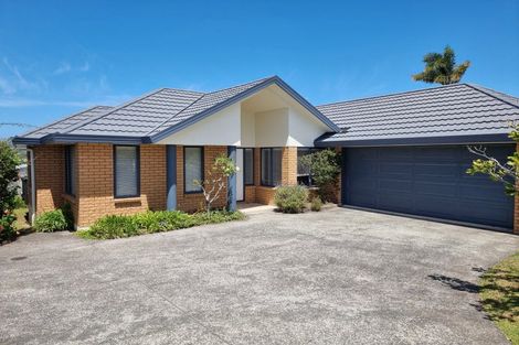 Photo of property in 90a Ridge Road, Howick, Auckland, 2014