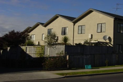 Photo of property in 13/3 Orwell Road, Greenhithe, Auckland, 0632
