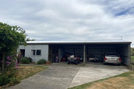 Photo of property in 2337 Rangiwahia Road, Rangiwahia, Kimbolton, 4774