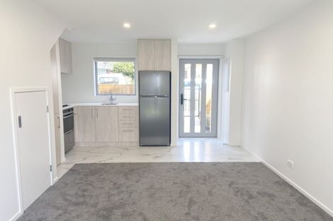 Photo of property in 2/7 Flanshaw Road, Te Atatu South, Auckland, 0610