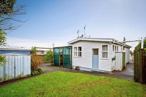Photo of property in 128 Archibald Road, Kelston, Auckland, 0602