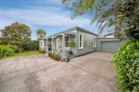 Photo of property in 9 Mayfair Place, Westown, New Plymouth, 4310