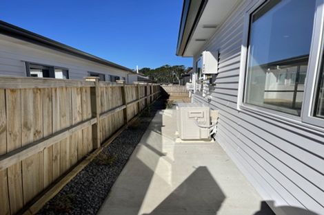 Photo of property in 7 Vinistra Road, Kumeu, 0810