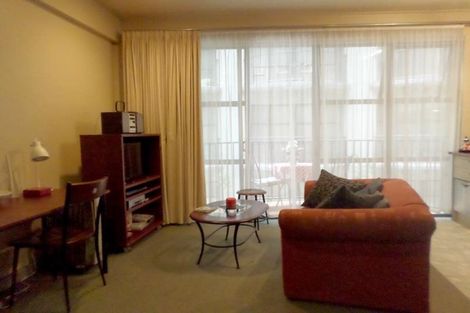 Photo of property in Atrium Apartments, 2l/154 The Terrace, Wellington Central, Wellington, 6011