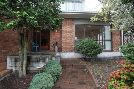 Photo of property in 11 Palmyra Way, Half Moon Bay, Auckland, 2012