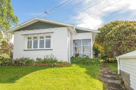Photo of property in 100 Gonville Avenue, Gonville, Whanganui, 4501