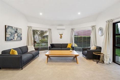 Photo of property in 1/16 Manutara Avenue, Forrest Hill, Auckland, 0620