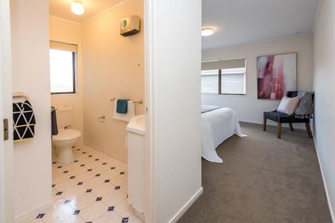 Photo of property in 2/11 Golfland Drive, Golflands, Auckland, 2013