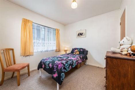 Photo of property in 2/10 Hutchinson Avenue, New Lynn, Auckland, 0600