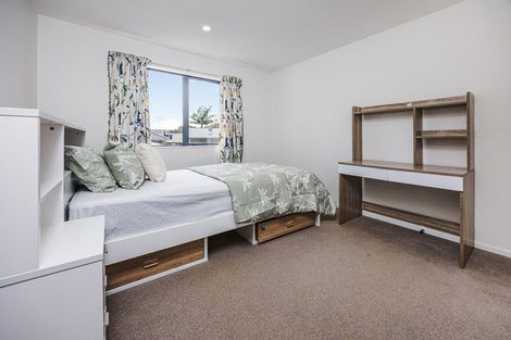 Photo of property in 27c Megan Avenue, Pakuranga Heights, Auckland, 2010