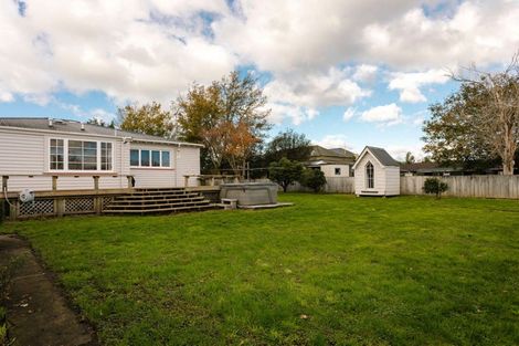 Photo of property in 9 Edward Street, Dannevirke, 4930