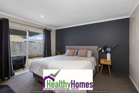 Photo of property in 10 Peachstone Lane, Henderson, Auckland, 0612