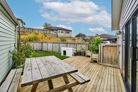 Photo of property in 75 Erlestoke Crescent, Churton Park, Wellington, 6037