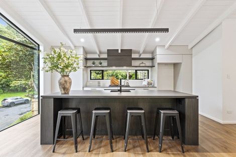 Photo of property in 11 Marina Grove, Frankleigh Park, New Plymouth, 4310