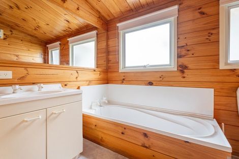 Photo of property in 7 Endeavour Close, Whitianga, 3510