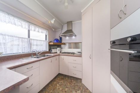 Photo of property in 84 Hillcrest Drive, Kelvin Grove, Palmerston North, 4414