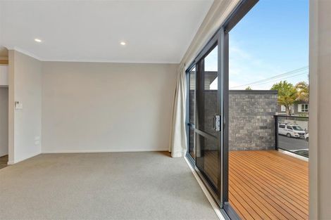 Photo of property in 2/10 Charlemont Street, Whitiora, Hamilton, 3200