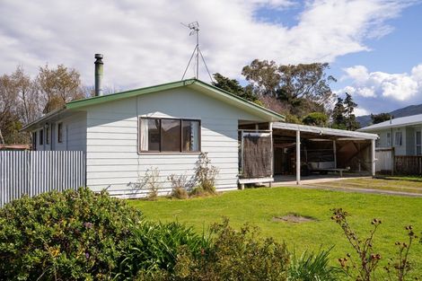 Photo of property in 74 Woodward Street East, Featherston, 5710