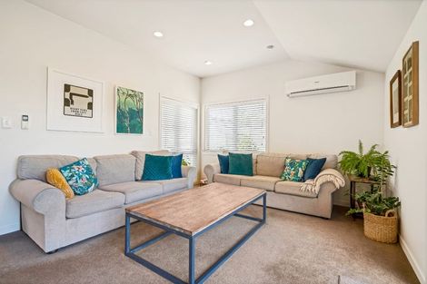 Photo of property in 2/17 Tobruk Crescent, Milford, Auckland, 0620