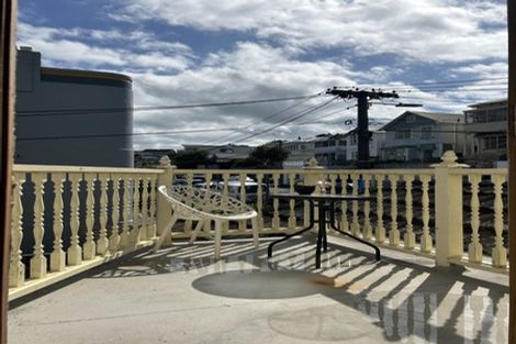 Photo of property in 7a Hawker Street, Mount Victoria, Wellington, 6011