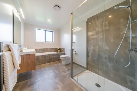 Photo of property in 79 Mawai Hakona Drive, Wallaceville, Upper Hutt, 5018