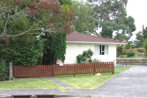 Photo of property in 15 Pavola Grove, Glenfield, Auckland, 0629