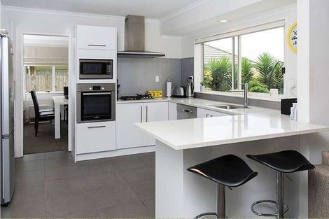 Photo of property in 10 Ambleside Drive, Northpark, Auckland, 2013