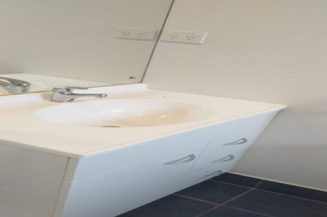 Photo of property in 20 Tauranga Place, Orewa, 0931