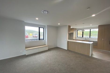 Photo of property in 50 Oakum Road, Whitby, 5024