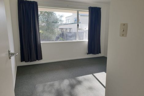 Photo of property in 62 Lincoln Road, Henderson, Auckland, 0610