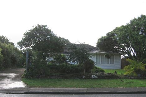 Photo of property in 35 Vodanovich Road, Te Atatu South, Auckland, 0610