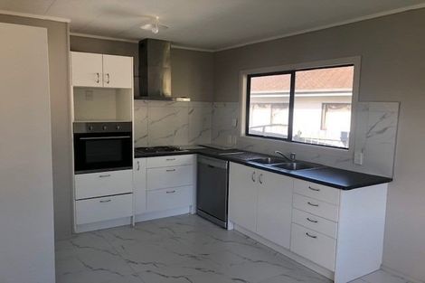 Photo of property in 15a Secretariat Place, Randwick Park, Auckland, 2105