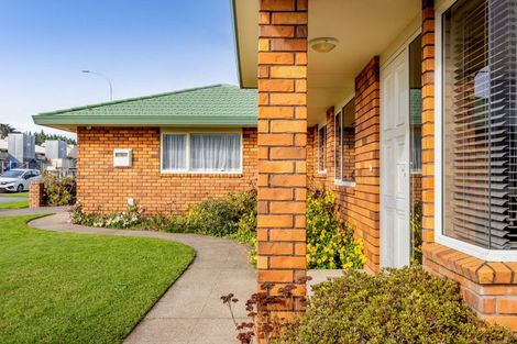 Photo of property in 40 Cutfield Street, Inglewood, 4330