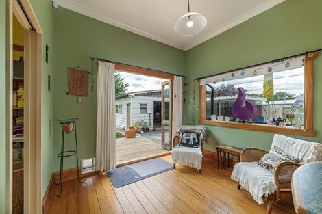 Photo of property in 37 Shamrock Street, Takaro, Palmerston North, 4412