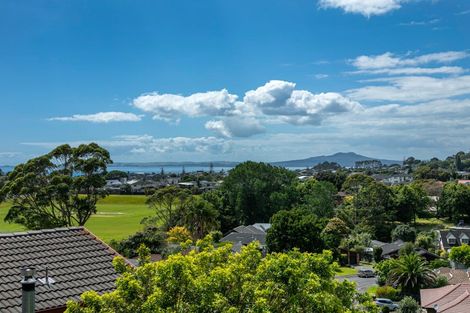 Photo of property in 1/30 Ronald Macken Place, Windsor Park, Auckland, 0632