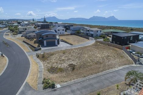 Photo of property in 147 Bream Bay Drive, Ruakaka, 0116
