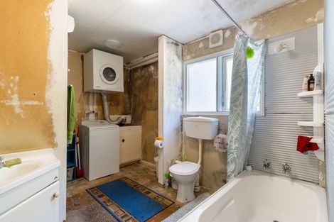 Photo of property in 17a Pimlico Place, Newlands, Wellington, 6037