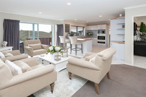 Photo of property in 31 Moyrus Crescent, East Tamaki Heights, Auckland, 2016