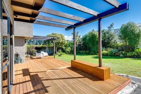 Photo of property in 6 Le Quesne Road, Bay View, Napier, 4104