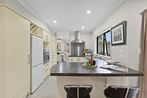 Photo of property in 60 Seamount Drive, Red Beach, 0932