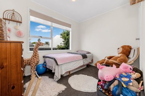 Photo of property in 6b Lisa Rise, Half Moon Bay, Auckland, 2012