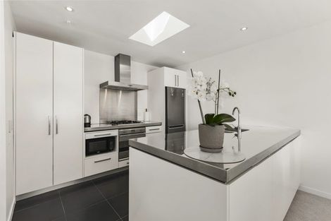 Photo of property in 35a Ngaio Road, Kelburn, Wellington, 6012