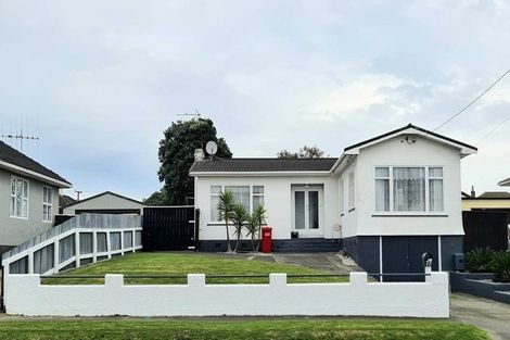Photo of property in 77 Puriri Street, Gonville, Whanganui, 4501