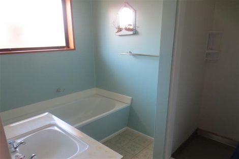 Photo of property in 5 Cowes Street, Avondale, Christchurch, 8061