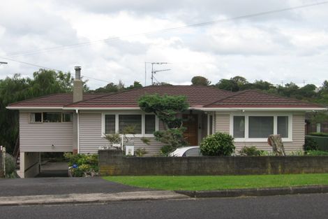 Photo of property in 30 West Lynn Road, Titirangi, Auckland, 0604
